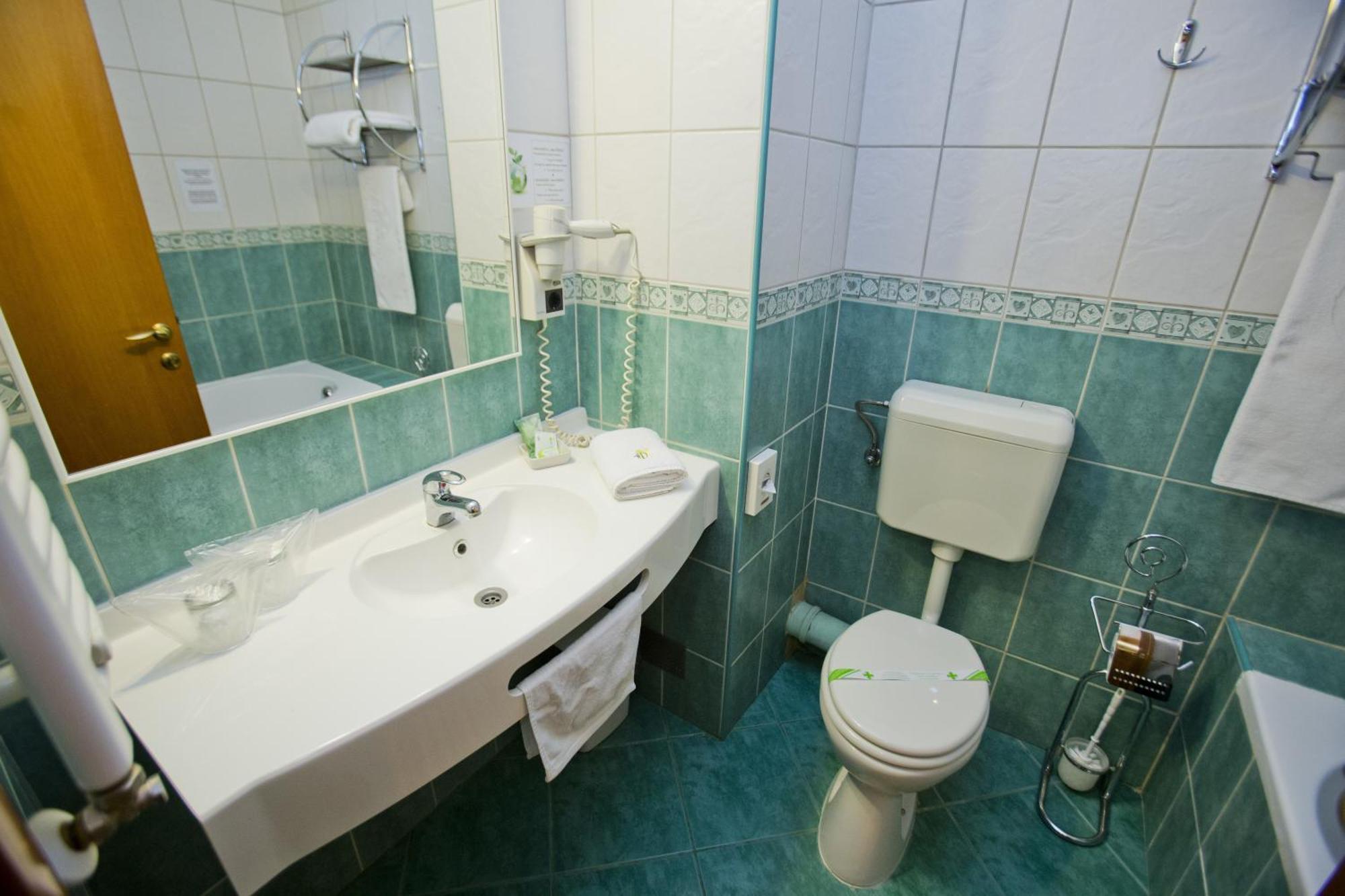 Hotel Dan Bucarest Esterno foto